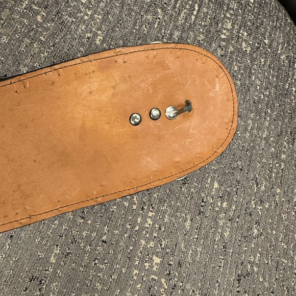 Arojo adjustable leather belt with turquoise style stone - Picture 5 of 6